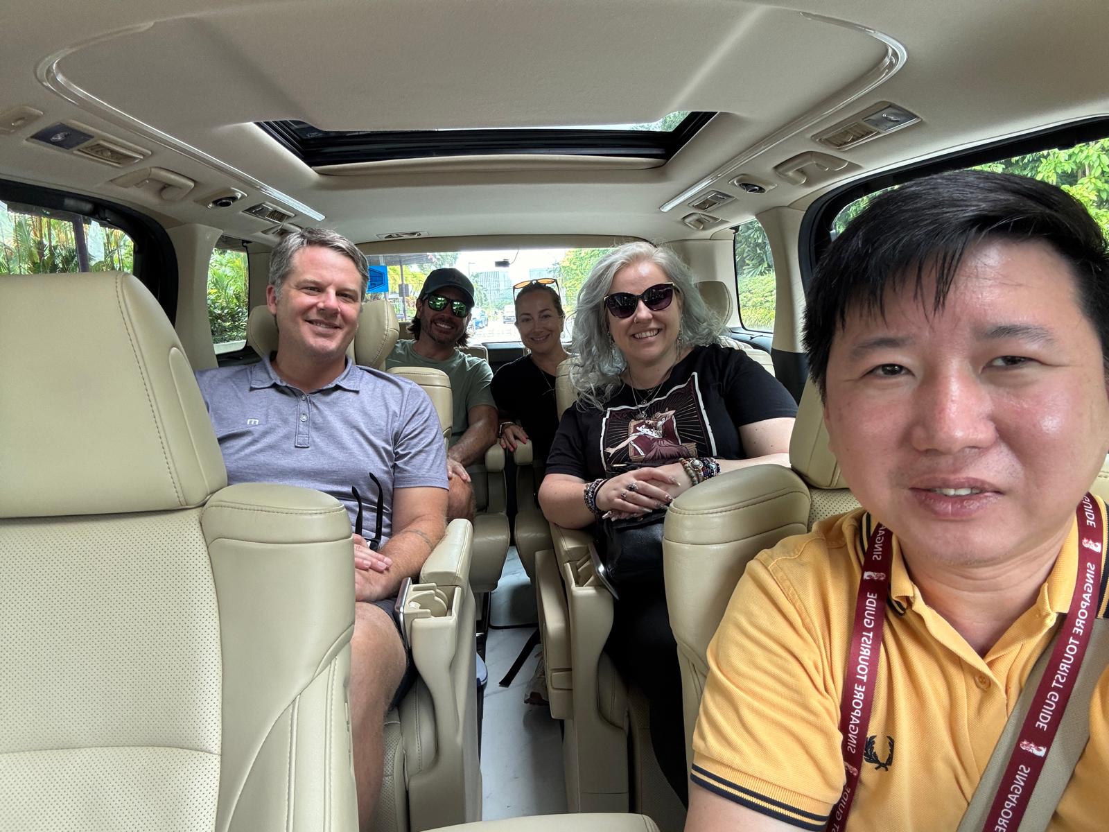 Singapore: Customized Private Car / Bus Tour
